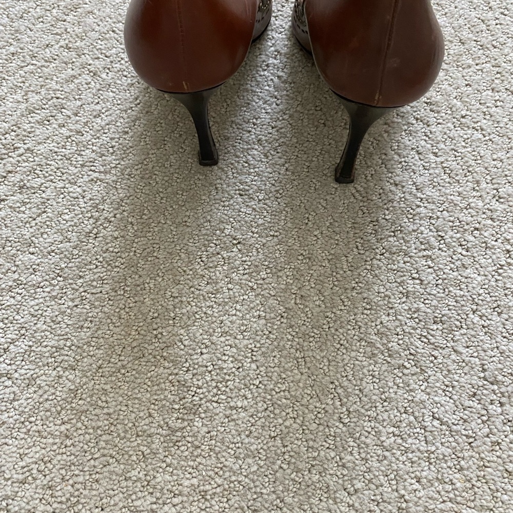 Pointed toe heels - Picture 2 of 2